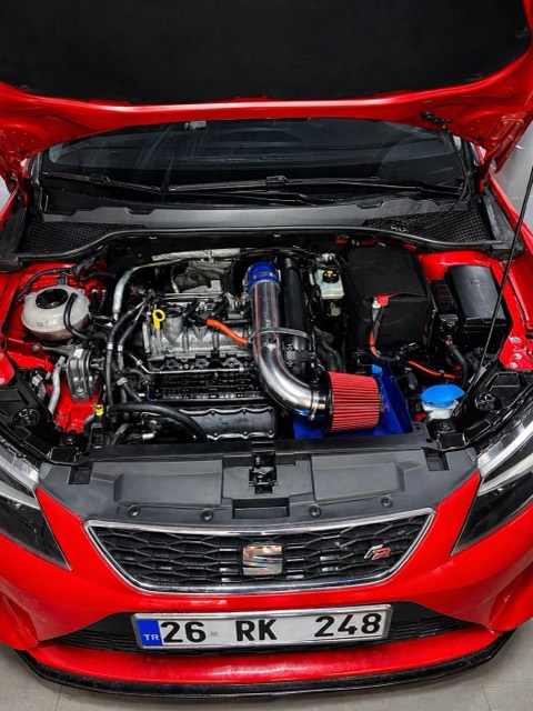 Eskişehir oto servisinde SEAT Cupra turbo üfleme hattı çalışması